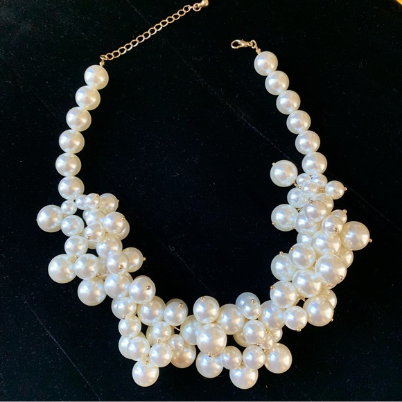 Faux Pearl Necklace - Picture 4 of 9